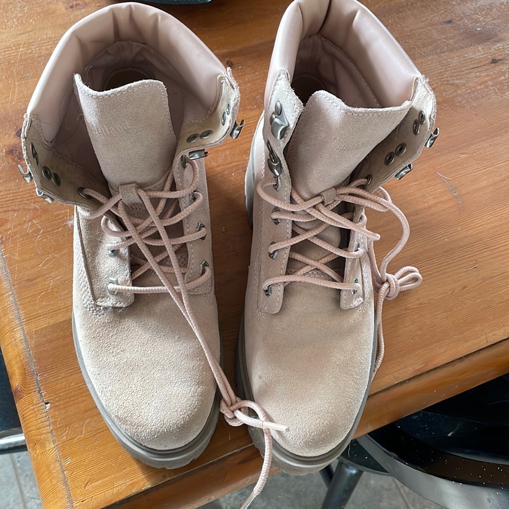 Timberland 8.5 light pink boots